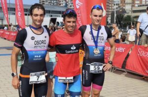 Javier Gómez Noya remporte le triathlon de la ville de Santander