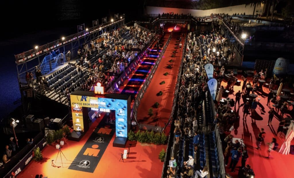Siya Ndzimande/ La imagen de la meta del IRONMAN Barcelna