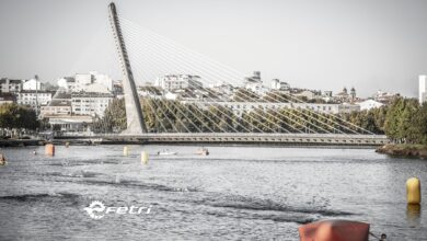 FETRI/ imagem da natação de um triatlo em Ponntevedra