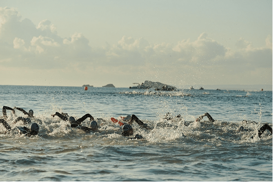 Immagine del nuoto del Half Triathlon di Ibiza