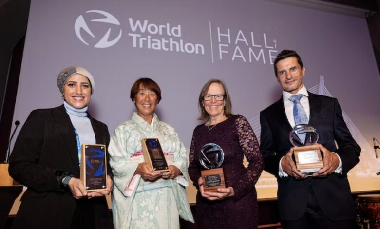 Worldtriathln/ Ivan Raña alla cerimonia di premiazione della Hall of Fame