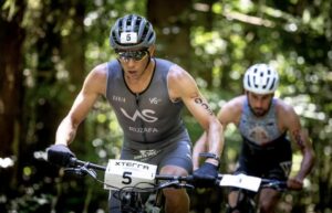 XTERRA/ imagem de Rubén Ruzafa em competição oficial XTERRA