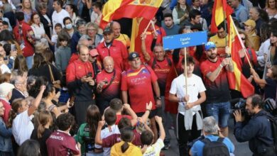 FETRI/ Gruppi di età spagnoli in corteo