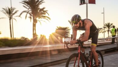 A triathlete in the ICAN Gandia cycling