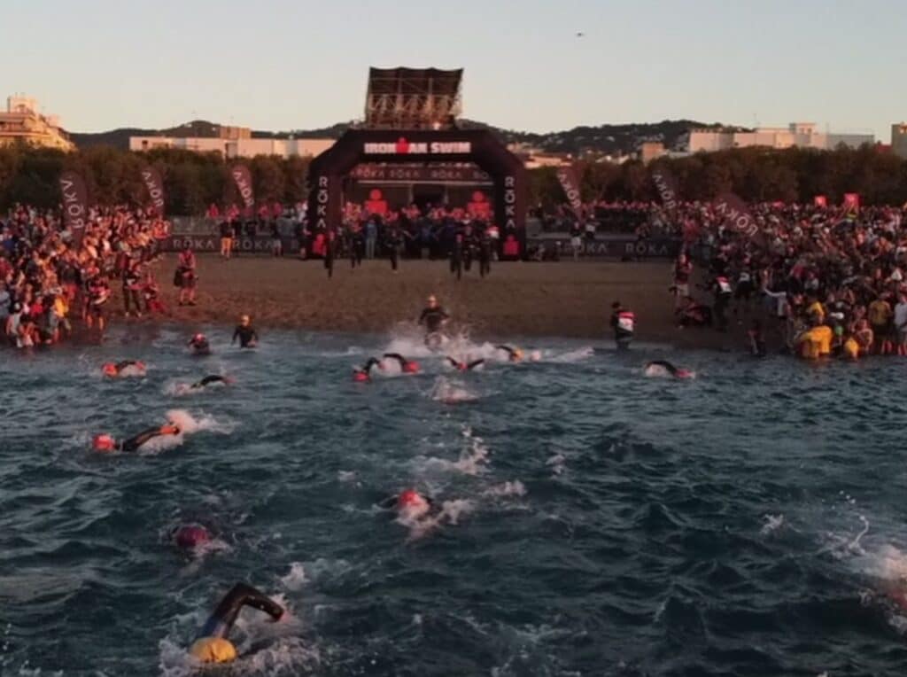 Facebook/ imagen de la salida del IRONMAN Barcelona 2023