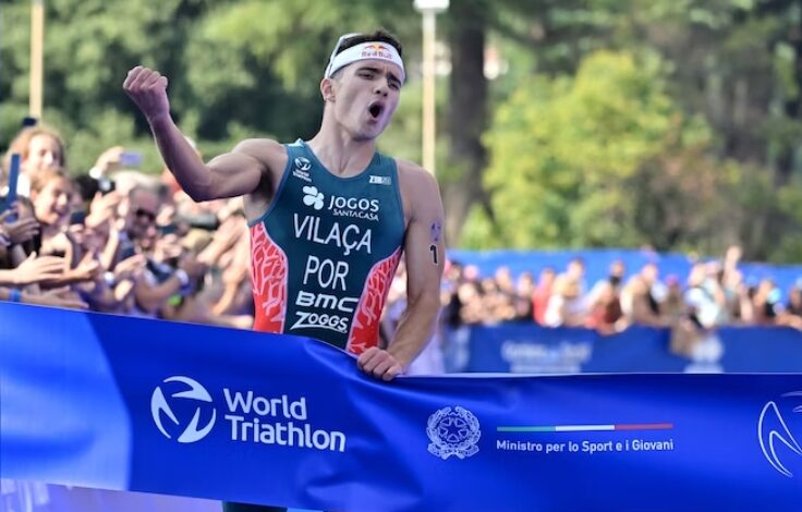 WorldTriathlon/ Vasco Vilaca ganando en Roma