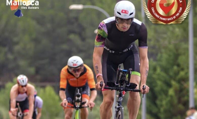 Instagram/image des triathlètes dans le segment cycliste du Challenge Peguera Majorque