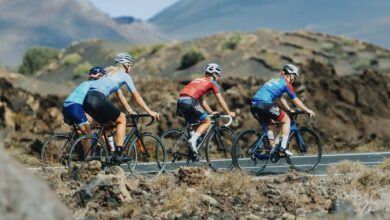 Immagine di ciclisti che si allenano a Lanzarote