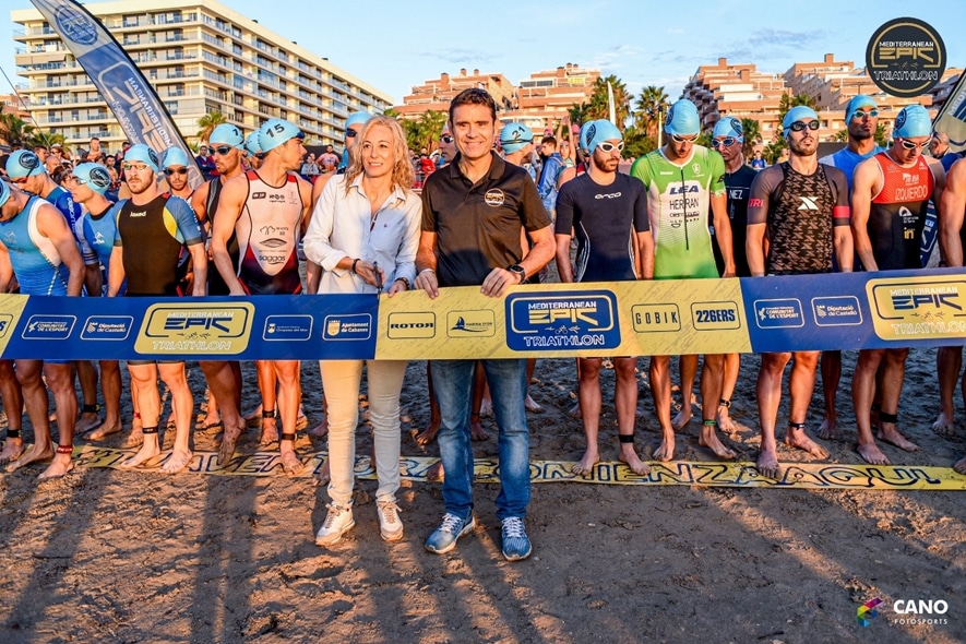 Imagen del Héctor de la Cagiga en la salida del Epic Triathlon