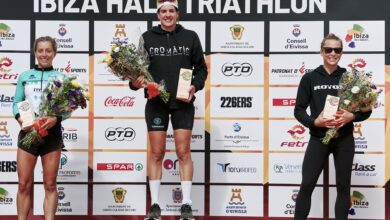 Pódium femenino en el Ibiza Half Triathlon 2023