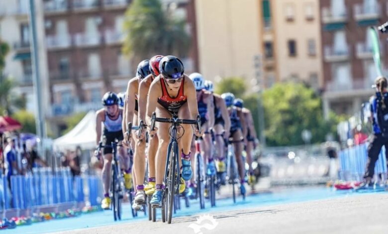 FETRI/ image du groupe cycliste à la Coupe du Monde de Valence