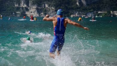 Europe Triathlon/ image of the start of a triathlon