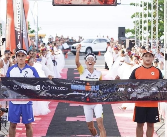 Instagram/Guru remportant l'IRONMAN Cozumel 2022