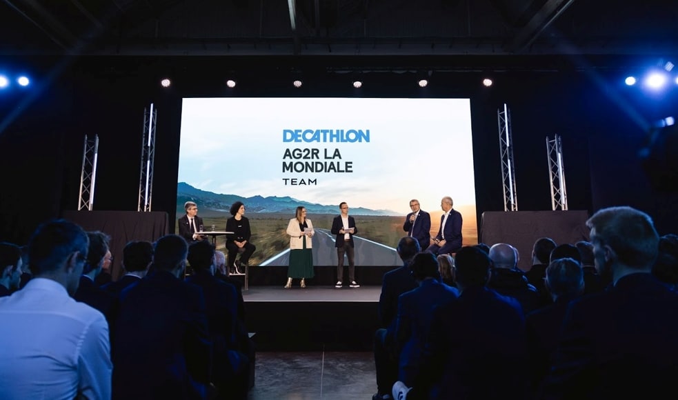 Presentación de los equipos Decathlon y AG2R