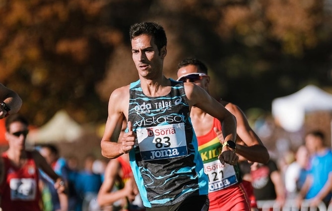 Instagram/Mario Mola en compétition de cross-country