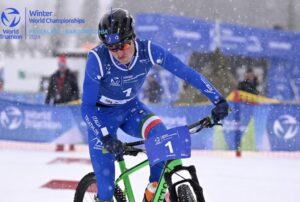 World Triathlon/ un triatleta en un triatlón de invierno