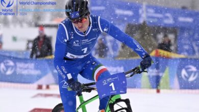 World Triathlon/ un triatleta en un triatlón de invierno