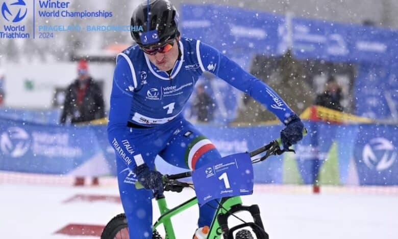 World Triathlon/ a triathlete in a winter triathlon