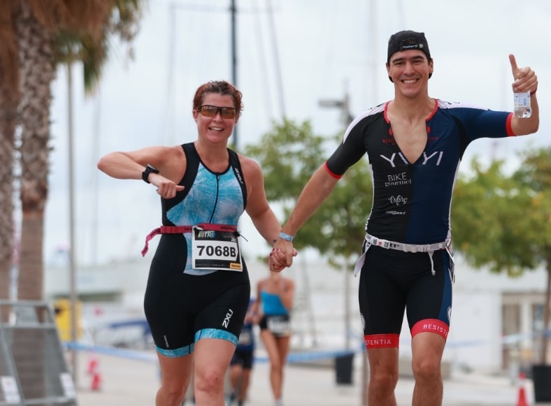 Una pareja corriendo en pruebas MTRI