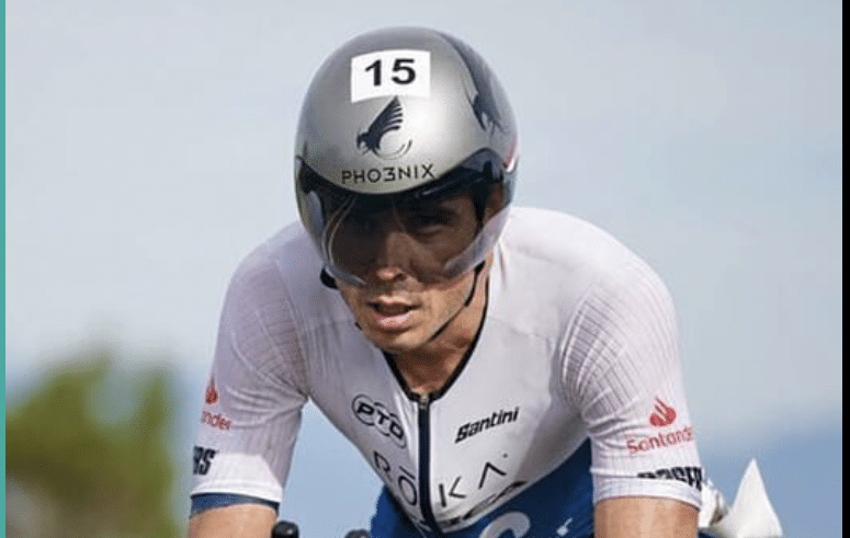 Imagen de Noya compitiendo en Triatlón