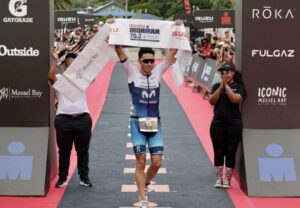 @imsouthafrica / imagen de Noya ganan en el 70.3 Mossel Bay