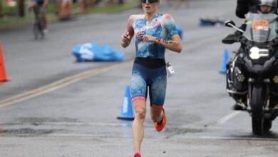 @hollycharlesphotography_/ Luch Charles Running in Kona