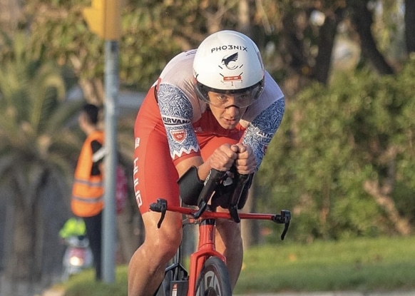 Instagram/ Alistair Brownlee auf dem Fahrrad im Wettbewerb