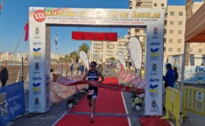 FETRI/ Cantero ganando en el duatlón de Águilas