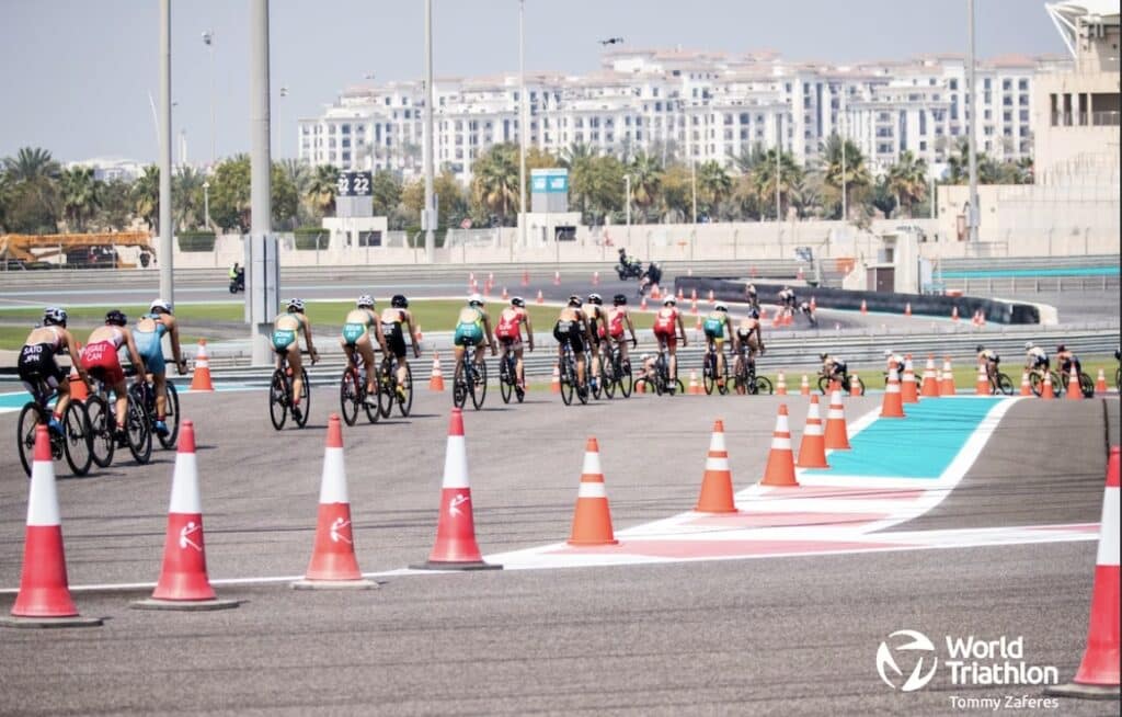 Worldtriathlon/ imagen del la prueba de Abu Dhabi