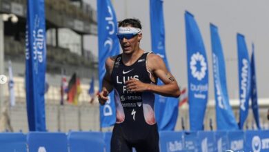 @worldtriathlon/ Vicent Luis nella competizione mondiale di triathlon