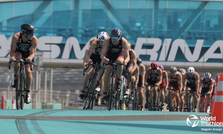 WorldTriathlon/ image du cyclisme à Abu Dhabi