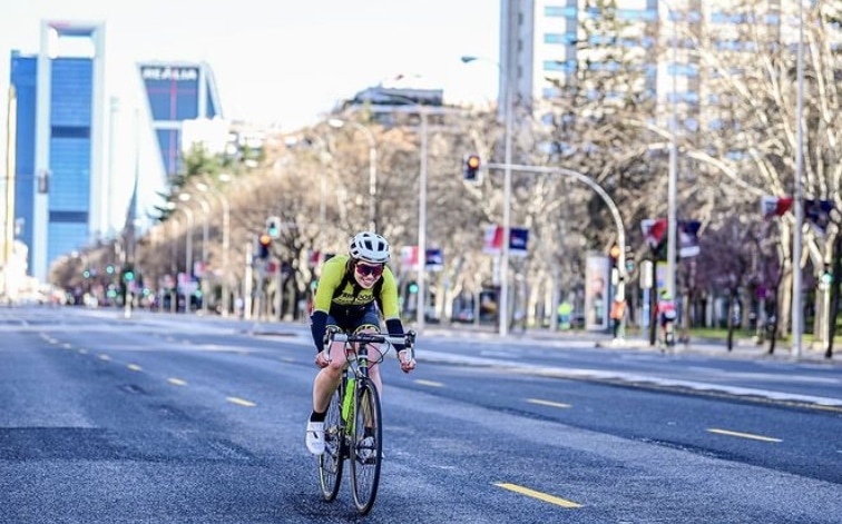 canofotosport/ imagen de una duatleta en el Villa de Madrid