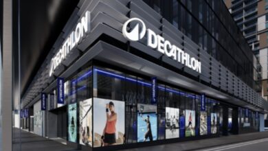 Image of a Decathlon store with the new logo