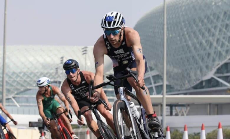 Qorldtriathlon/ triatletas em Abu Dhabi
