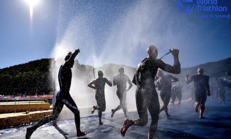 World Triathlon/ salida del agua en una Copa del Mundo