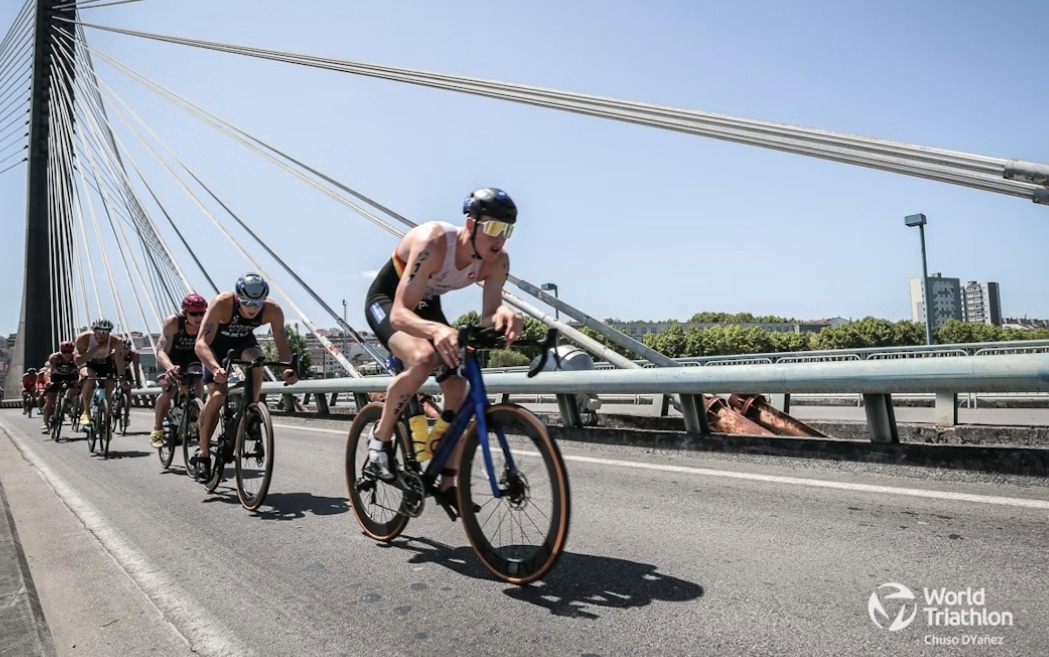 Wordtriathlon/ Imagen de triatletas en Pontevedra