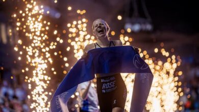 WorldTriathlon/ Laura Lindemann vencendo em Lievin