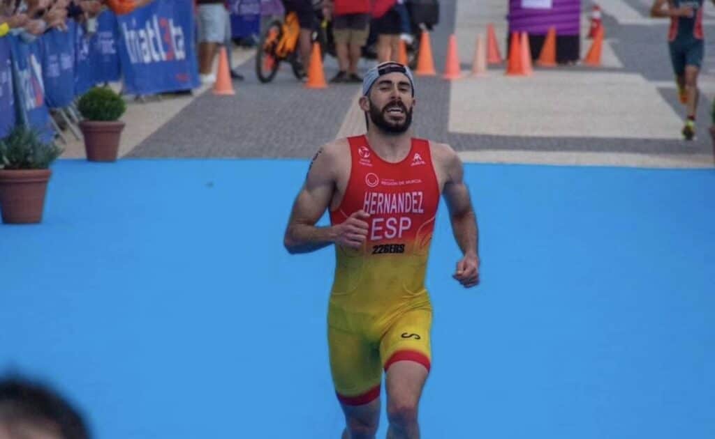 @marcosgomez_tri/ Vicente Hernández en competición