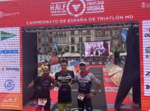FETRI/ imagen del pódium en el Half Pamplona