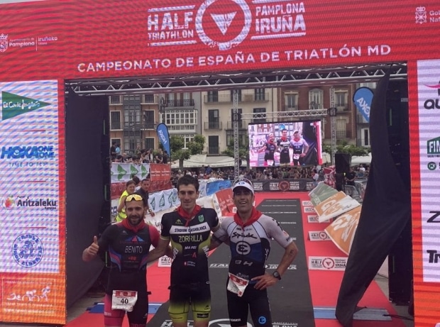 FETRI/ Bild des Podiums in Half Pamplona