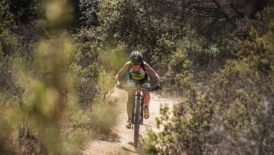 A triathlete in the XTERRA Pirineu