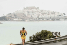 FETRI/ imagem de um triatleta correndo em Peñiscola
