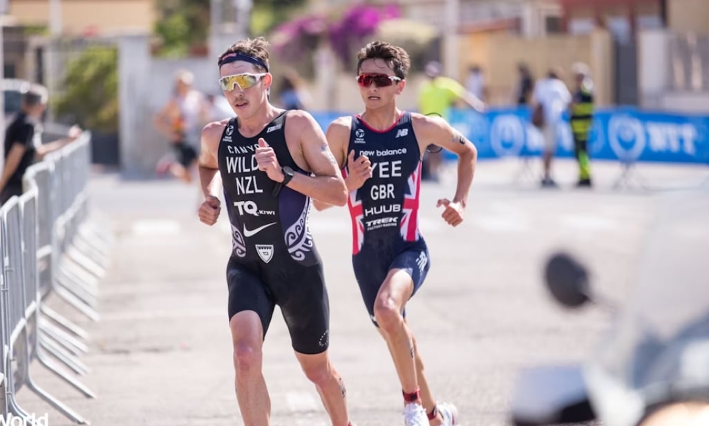 WorldTriathlo/ WIlde y Yee corriendo en Cagliari