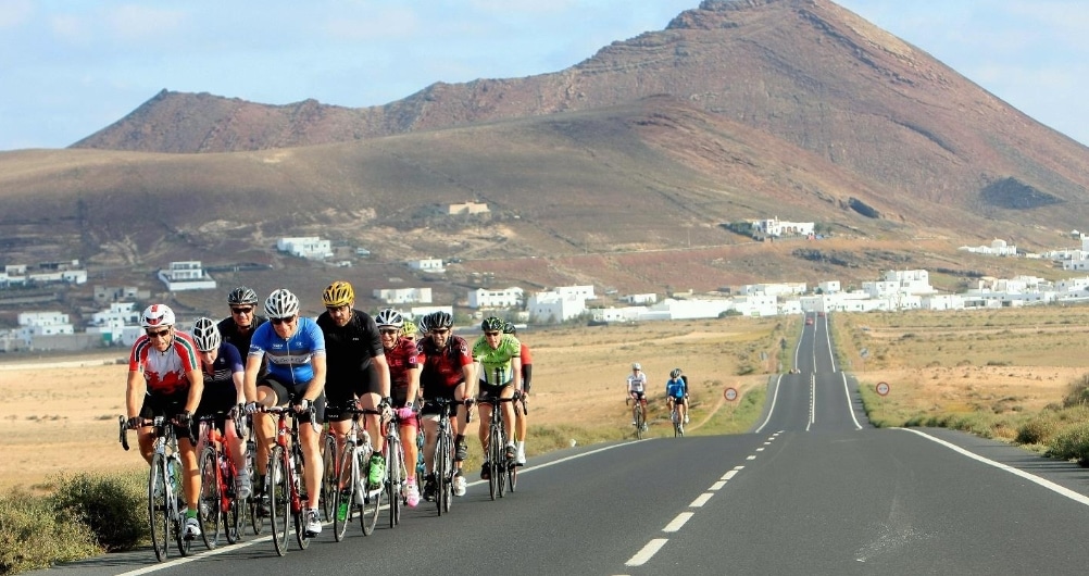 Imagen de ciclistas en Lanzarote