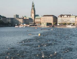 IRONMAN/ imagen de la natación en Hamburgo