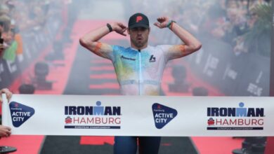 triathlonmagazine/ Lars Wichert entrando en meta del IRONMAN Hamburgo