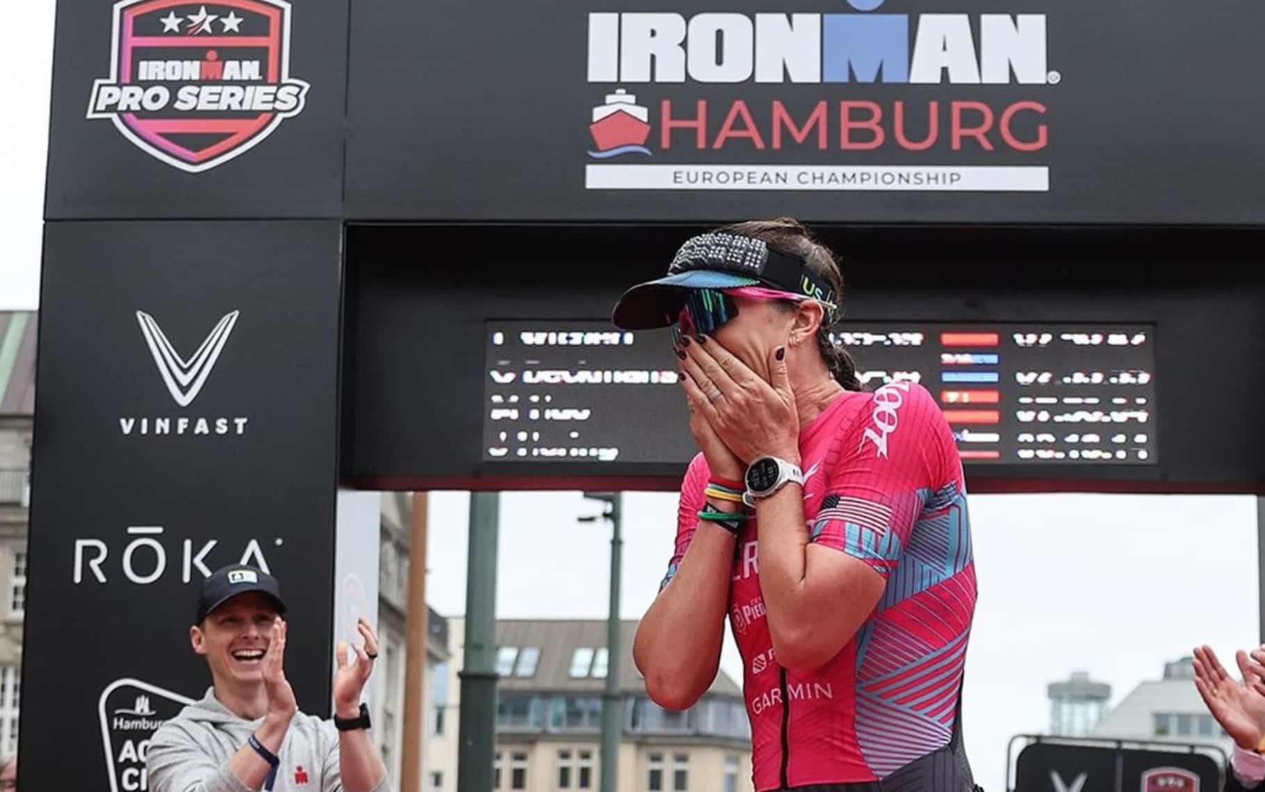 IRONMAN/Jackie Hering en meta del IRONMAN Hamburgo