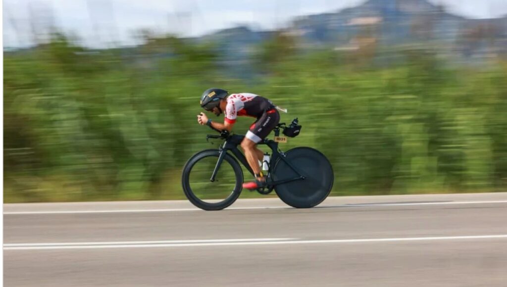 Instagram/ un triatleta en el ICAN Gandia
