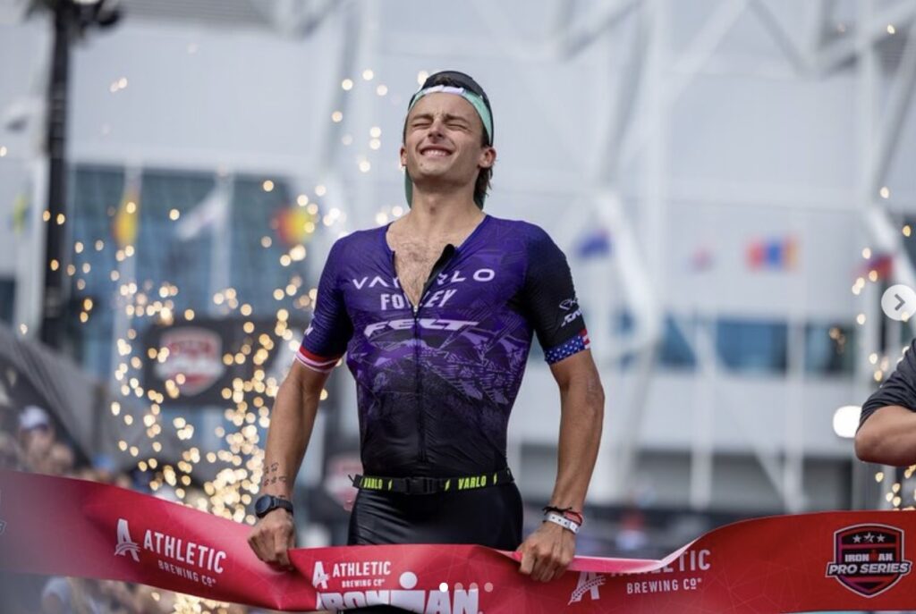 @talbotcox/ Trevor Foley ganando el IRONMAN Lake Placid