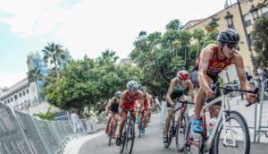 FETRI/ Triatletas compitiendo en Ceuta